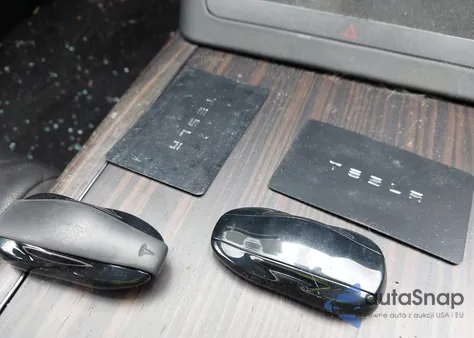 2022 Tesla Model S Dual Motor All-Wheel Drive z USA, uszkodzony, nr VIN 5YJSA1E59NF469015